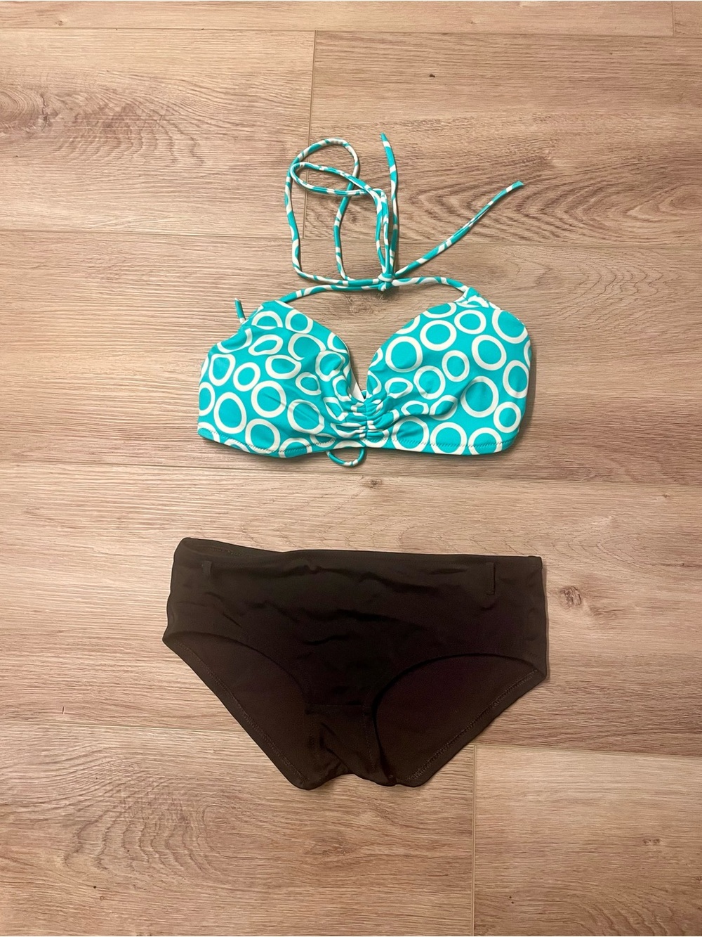 Turquoise Ring-Print Bandeau Bikini Top with Black High-Waist Bottom